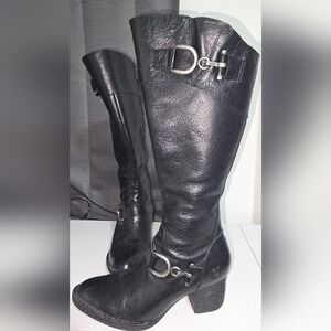 Born black boots size 5.5